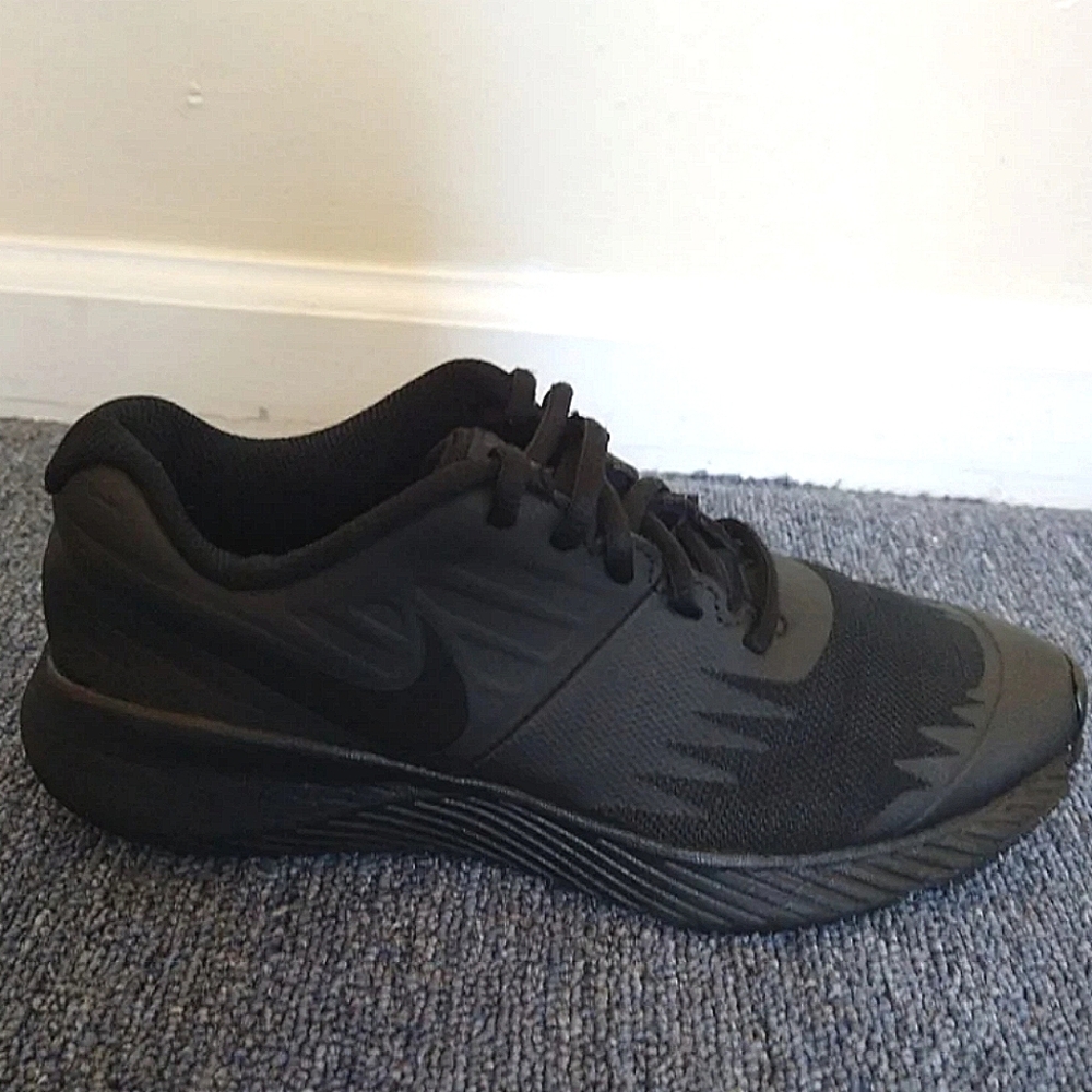 Nike Star Runner Shoes